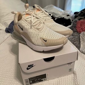 Nike 270